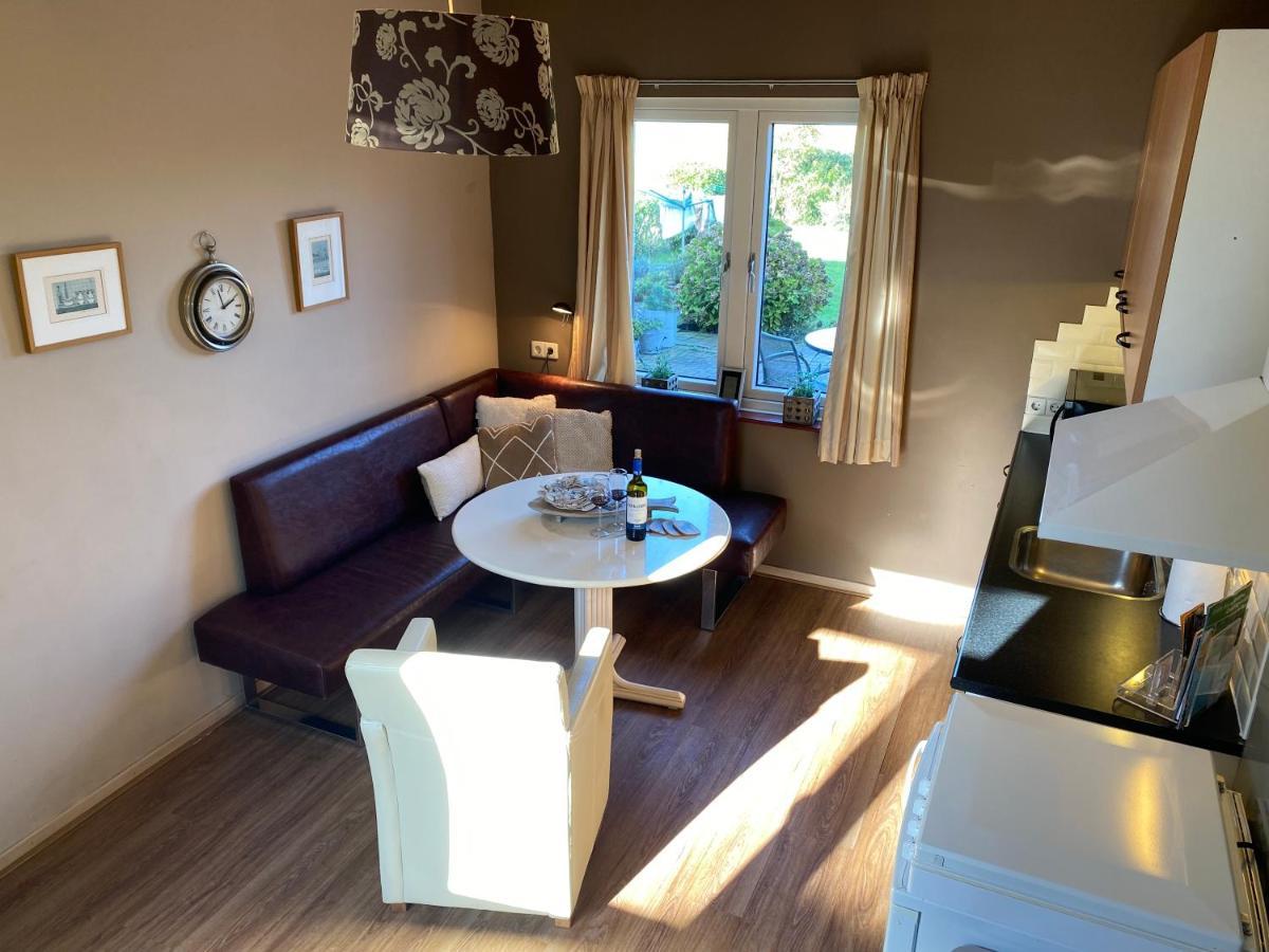 T Huuske Tuinappartement Met Fantastisch Uitzicht, Nabij Zee Zonnemaire Dış mekan fotoğraf