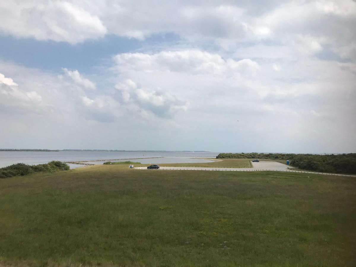 T Huuske Tuinappartement Met Fantastisch Uitzicht, Nabij Zee Zonnemaire Dış mekan fotoğraf
