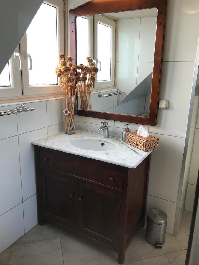T Huuske Tuinappartement Met Fantastisch Uitzicht, Nabij Zee Zonnemaire Dış mekan fotoğraf